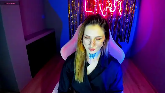 Snapshot of your_tora chatting on December 14, 11:45 pm your tora online show from December 14, 11:45 pm