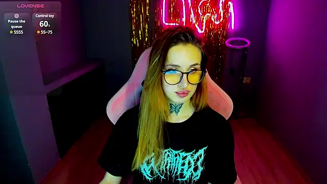 Snapshot of your_tora chatting on February 20, 10:59 pm your tora online show from February 20, 10:59 pm