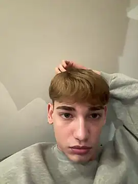 Snapshot of Nick_Win chatting on December 20, 2:27 pm Nick Win online show from December 20, 2:27 pm