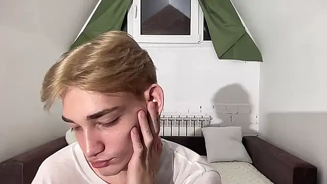 Snapshot of Nick_Win chatting on January 2, 11:52 am Nick Win online show from January 2, 11:52 am