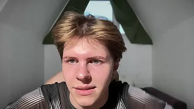 Snapshot of Nick_Win chatting on January 17, 10:11 am Nick Win online show from January 17, 10:11 am