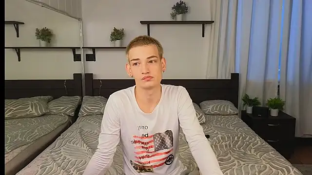 Snapshot of Nick_Win chatting on September 27, 9:47 am Nick Win online show from September 27, 9:47 am