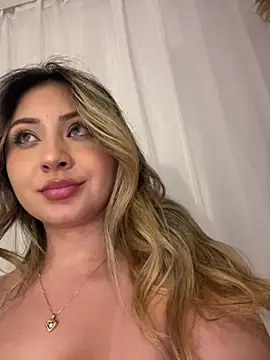 Snapshot of SaraFerreira chatting on March 18, 11:53 pm SaraFerreira online show from March 18, 11:53 pm