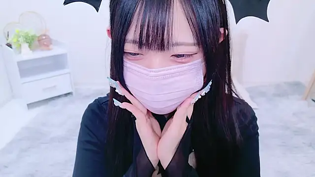 Snapshot of Suzu_ch_xx chatting on January 2, 6:45 pm Suzu ch xx online show from January 2, 6:45 pm