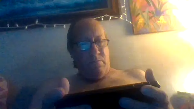 Snapshot of hornyrich69 chatting on January 10, 6:53 am hornyrich69 online show from January 10, 6:53 am
