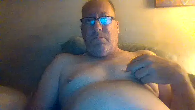 Snapshot of hornyrich69 chatting on March 7, 9:51 am hornyrich69 online show from March 7, 9:51 am
