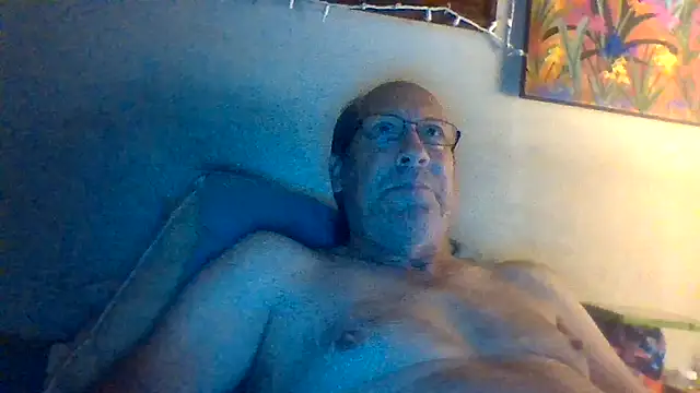 Snapshot of hornyrich69 chatting on September 17, 4:47 am hornyrich69 online show from September 17, 4:47 am