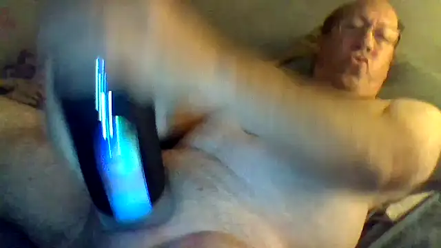 hornyrich69 online show from May 5, 3:58 am