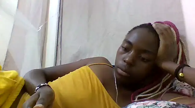 Snapshot of Ebony_maffin chatting on December 13, 4:16 pm Ebony maffin online show from December 13, 4:16 pm