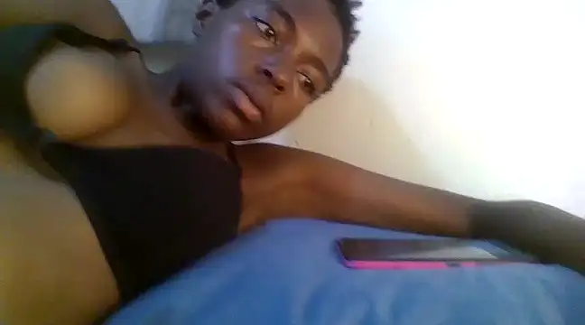 Snapshot of Ebony_maffin chatting on February 9, 5:19 am Ebony maffin online show from February 9, 5:19 am