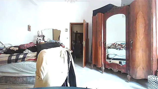 AliceBehind online show from March 21, 11:59 am