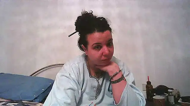 AliceBehind online show from March 23, 5:22 am