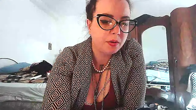 AliceBehind online show from March 27, 3:12 pm