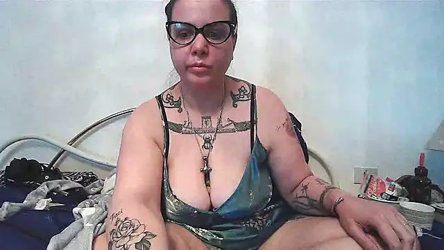 AliceBehind online show from April 9, 5:29 am