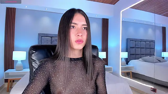 Emmaa Robertss online show from December 13, 11:55 am