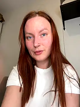 Snapshot of EmmaWarren chatting on October 24, 5:42 pm EmmaWarren online show from October 24, 5:42 pm