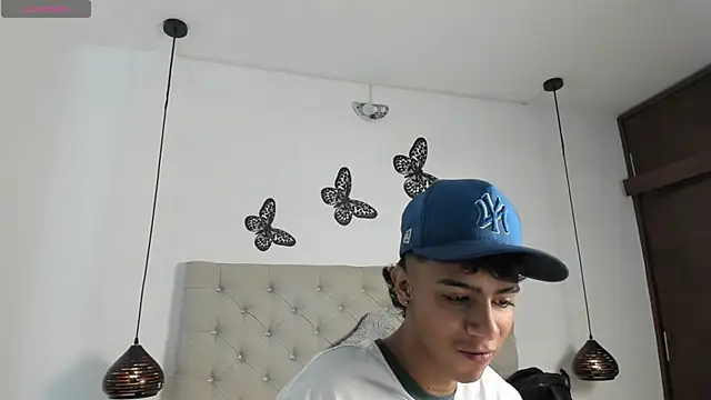 Snapshot of dikey_62 chatting on December 5, 8:11 pm dikey 62 online show from December 5, 8:11 pm