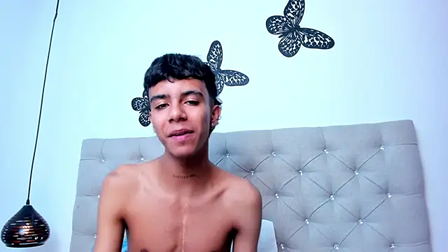 Snapshot of dikey_62 chatting on February 13, 10:43 pm dikey 62 online show from February 13, 10:43 pm