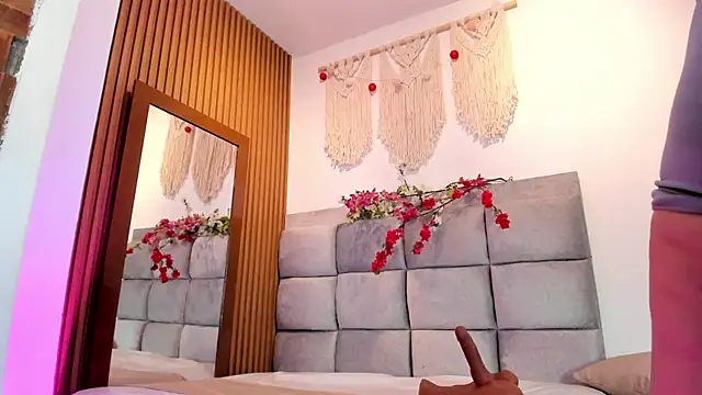 Natasha  Sccott online show from September 29, 7:51 pm