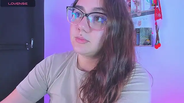 Snapshot of isarhodes_ chatting on December 18, 10:13 pm isarhodes online show from December 18, 10:13 pm
