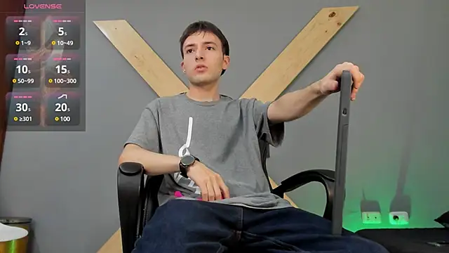 Snapshot of bower_and_colucci chatting on December 2, 7:05 pm bower and colucci online show from December 2, 7:05 pm