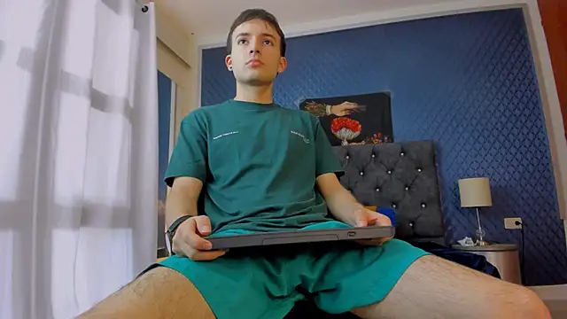 Snapshot of bower_and_colucci chatting on December 4, 2:04 pm bower and colucci online show from December 4, 2:04 pm