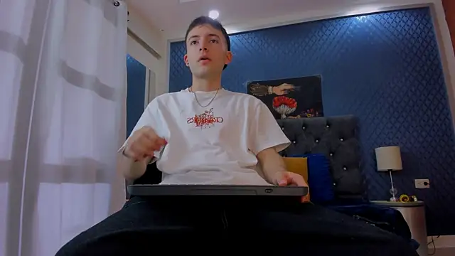 Snapshot of bower_and_colucci chatting on December 5, 2:11 pm bower and colucci online show from December 5, 2:11 pm