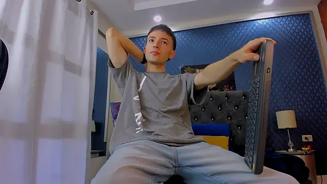 Snapshot of bower_and_colucci chatting on December 6, 1:33 pm bower and colucci online show from December 6, 1:33 pm