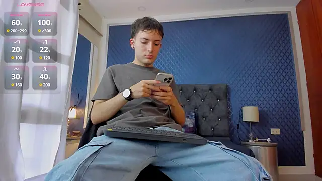 Snapshot of bower_and_colucci chatting on December 31, 2:14 pm bower and colucci online show from December 31, 2:14 pm