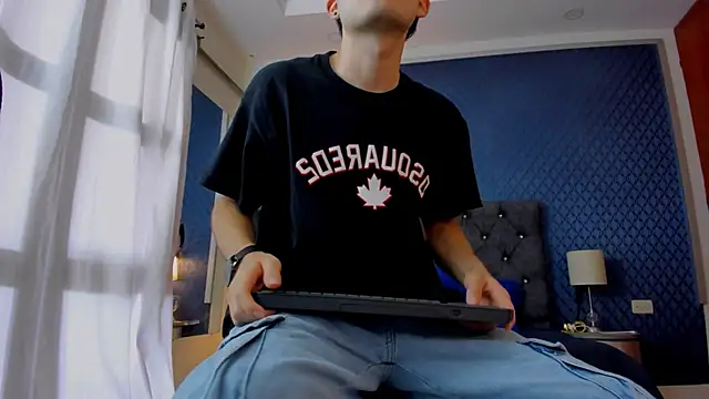 Snapshot of bower_and_colucci chatting on January 4, 2:35 pm bower and colucci online show from January 4, 2:35 pm