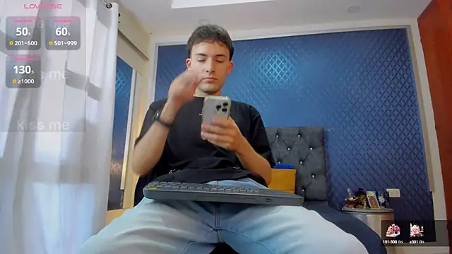 Snapshot of bower_and_colucci chatting on January 13, 1:39 pm bower and colucci online show from January 13, 1:39 pm