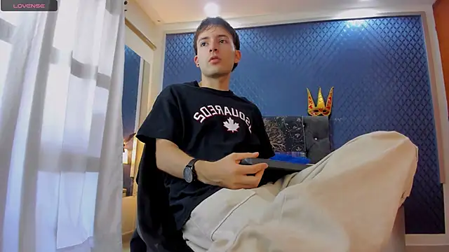 Snapshot of bower_and_colucci chatting on January 31, 1:56 pm bower and colucci online show from January 31, 1:56 pm