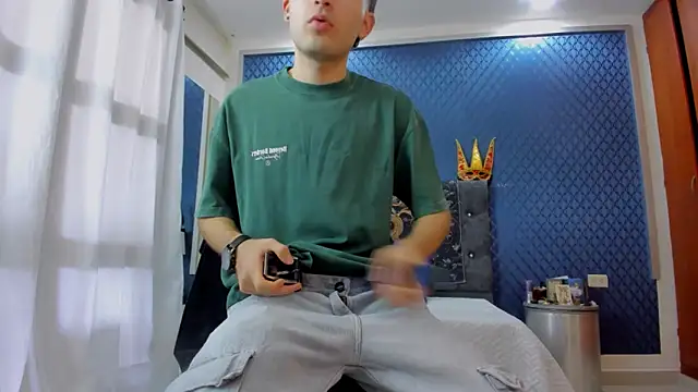 Snapshot of bower_and_colucci chatting on February 3, 2:13 pm bower and colucci online show from February 3, 2:13 pm