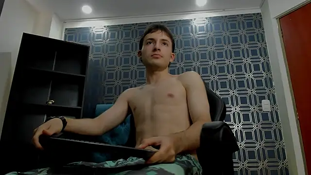 Snapshot of bower_and_colucci chatting on February 8, 8:21 pm bower and colucci online show from February 8, 8:21 pm