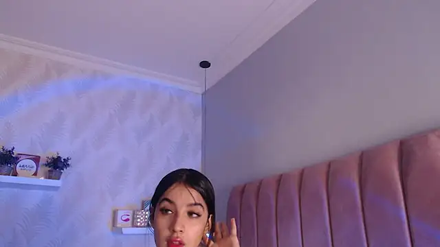 LeenaBrown online show from September 23, 12:41 pm