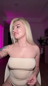 Snapshot of Anour_amour chatting on April 29, 1:32 am Anour amour online show from April 29, 1:32 am