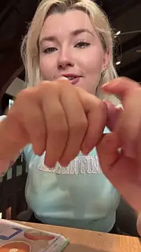 Snapshot of Anour_amour chatting on May 26, 11:45 pm Anour amour online show from May 26, 11:45 pm