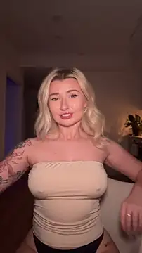 Snapshot of Anour_amour chatting on June 17, 1:41 am Anour amour online show from June 17, 1:41 am