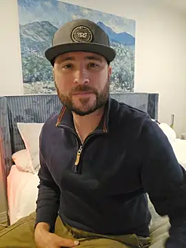 Snapshot of JeepinAround chatting on December 21, 9:00 pm JeepinAround online show from December 21, 9:00 pm