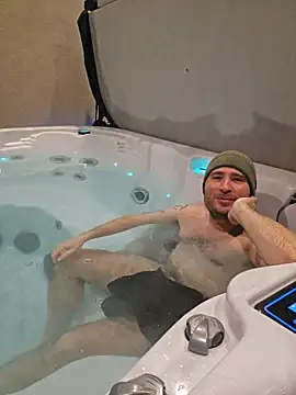 Snapshot of JeepinAround chatting on January 6, 2:37 am JeepinAround online show from January 6, 2:37 am