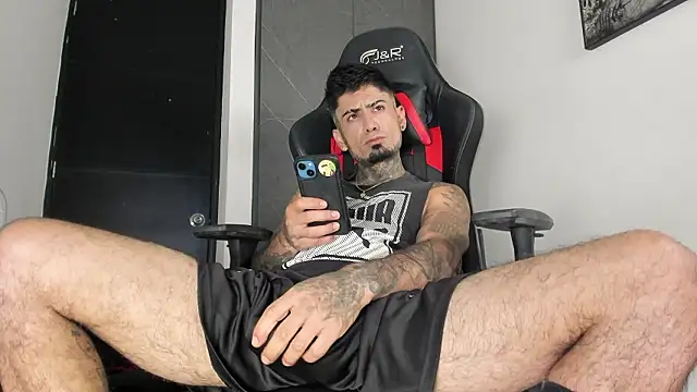 Snapshot of sergiio_mesa27 chatting on March 4, 2:01 pm sergiio mesa27 online show from March 4, 2:01 pm