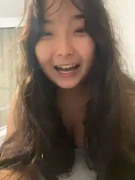 Snapshot of cutie_mio chatting on December 16, 6:05 pm cutie mio online show from December 16, 6:05 pm