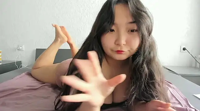 Snapshot of cutie_mio chatting on March 12, 10:16 am cutie mio online show from March 12, 10:16 am
