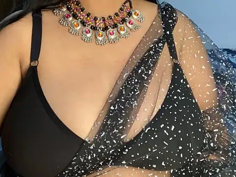 Snapshot of Aishwarya_101_ chatting on October 3, 6:38 pm Aishwarya 101  online show from October 3, 6:38 pm