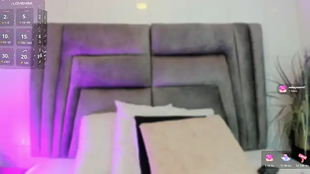 sophiee smith online show from November 10, 10:58 am