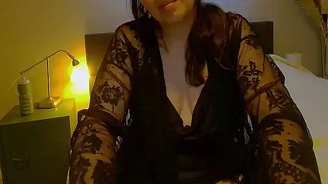 Ella Next Door online show from December 24, 9:33 pm