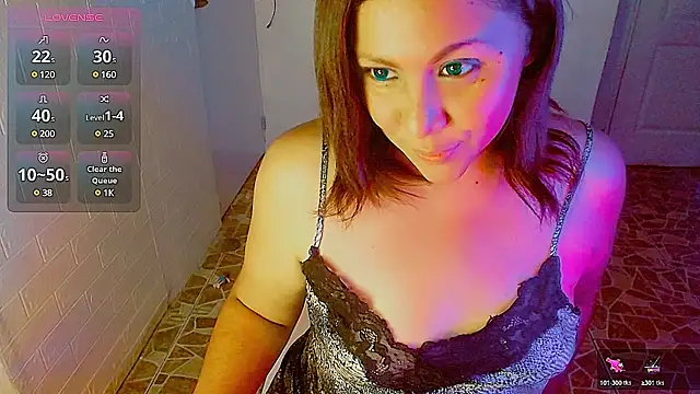 Snapshot of Camil2025 chatting on January 12, 5:24 am Camil2025 online show from January 12, 5:24 am