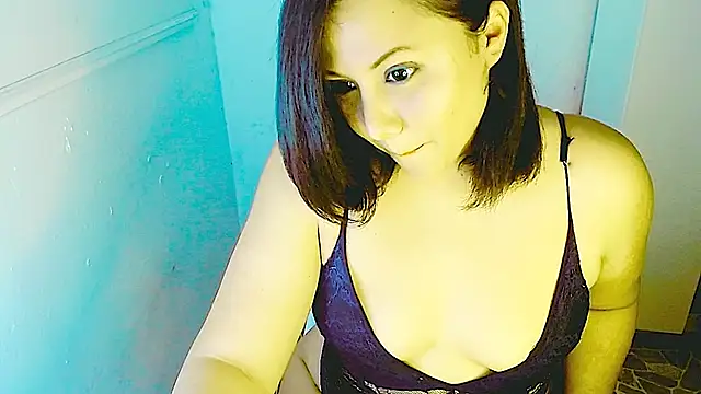 Snapshot of Camil2025 chatting on September 8, 10:09 pm Camil2025 online show from September 8, 10:09 pm