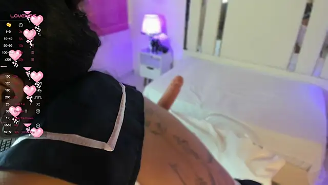 Snapshot of Miliaangeles chatting on November 8, 12:05 pm Miliaangeles online show from November 8, 12:05 pm