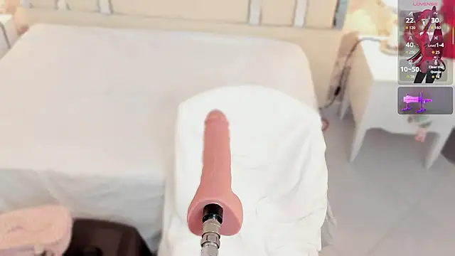 Snapshot of Miliaangeles chatting on December 19, 8:21 am Miliaangeles online show from December 19, 8:21 am